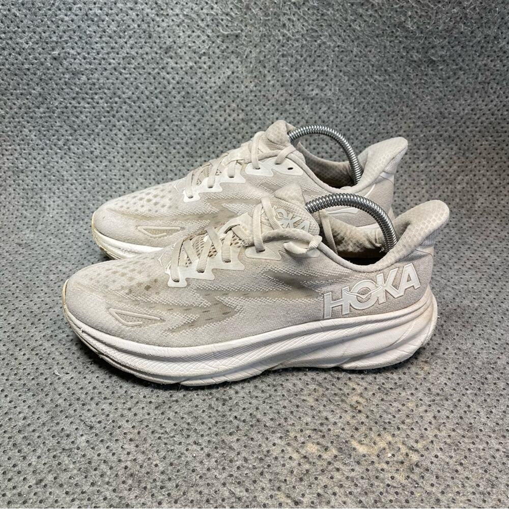 Hoka One One Clifton 9 Running Shoes Size 9.5 Women’s.